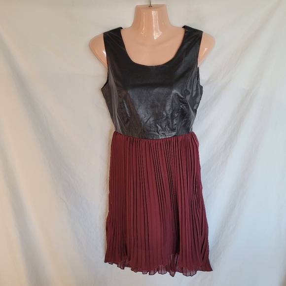 Mod Modele Dress - Picture 4 of 4
